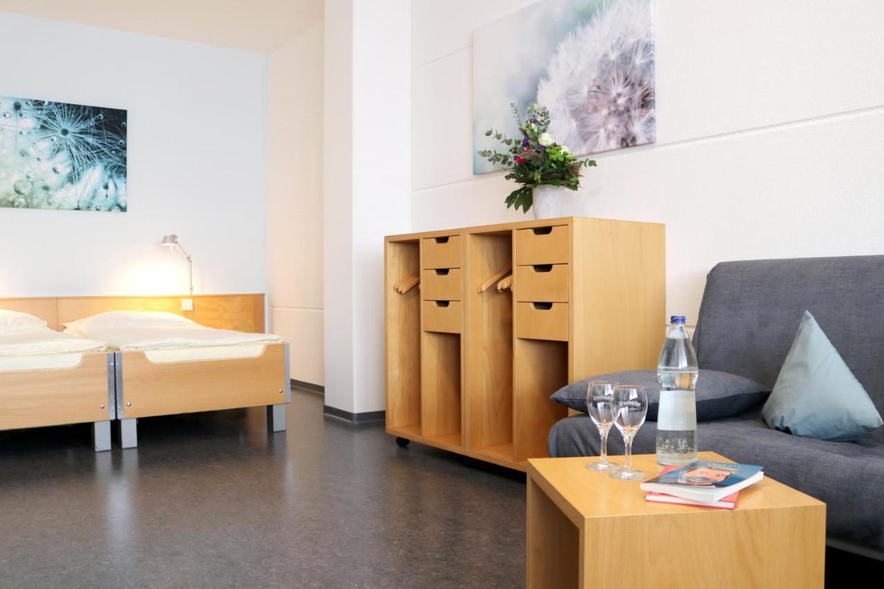 Seminarhotel In Der Manfred-Sauer-Stiftung Lobbach ภายนอก รูปภาพ