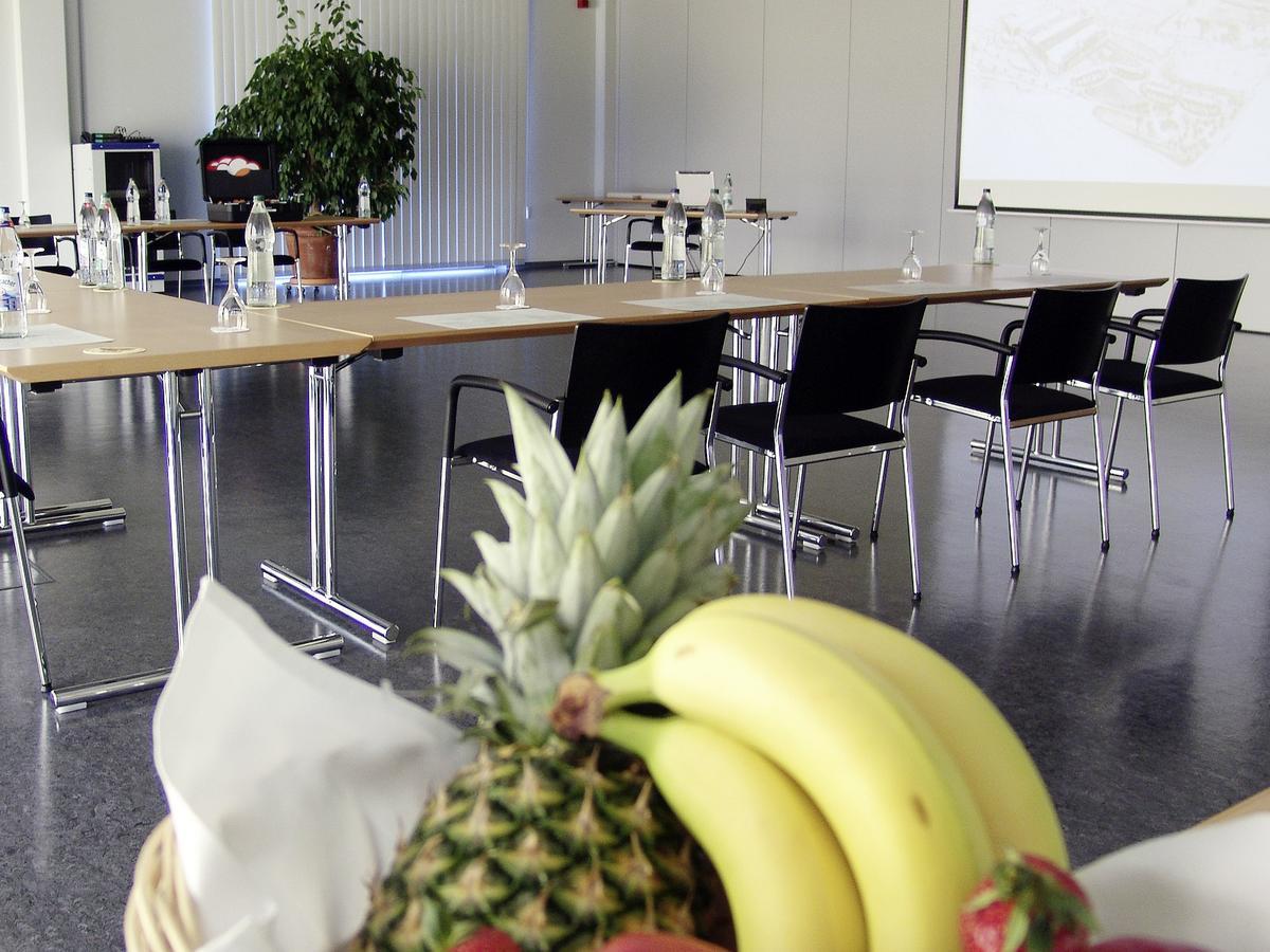 Seminarhotel In Der Manfred-Sauer-Stiftung Lobbach ภายนอก รูปภาพ