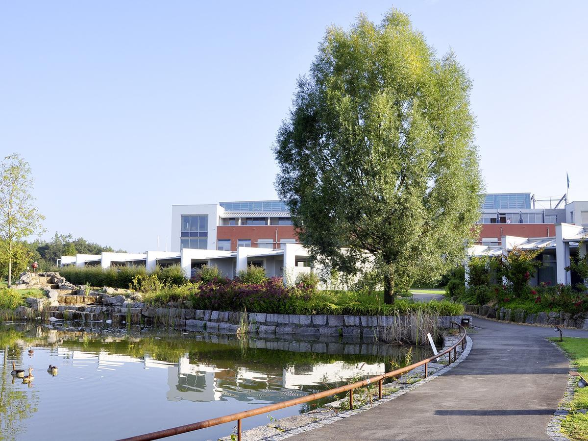 Seminarhotel In Der Manfred-Sauer-Stiftung Lobbach ภายนอก รูปภาพ