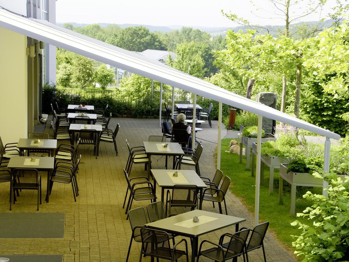 Seminarhotel In Der Manfred-Sauer-Stiftung Lobbach ภายนอก รูปภาพ